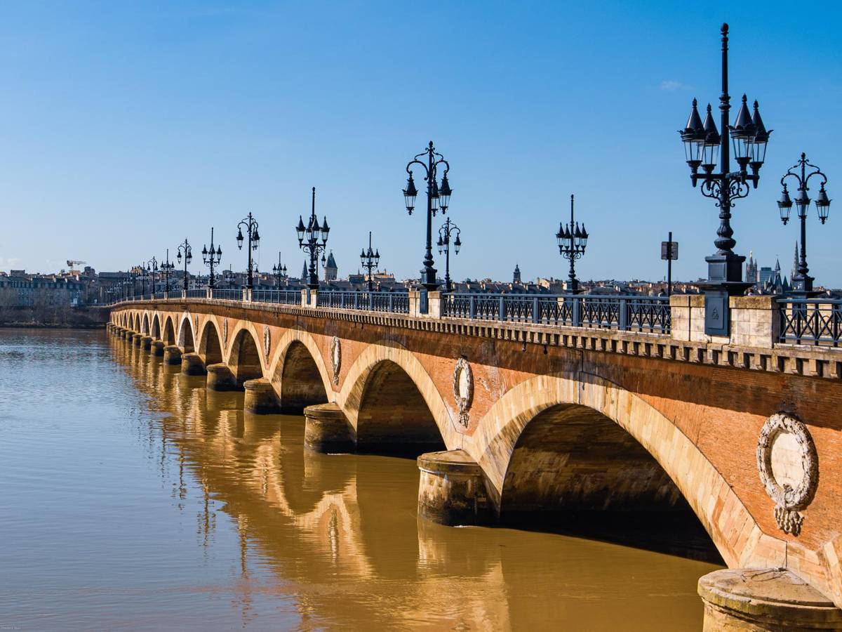 Pont de Pierre over the Garonne, Bordeaux
