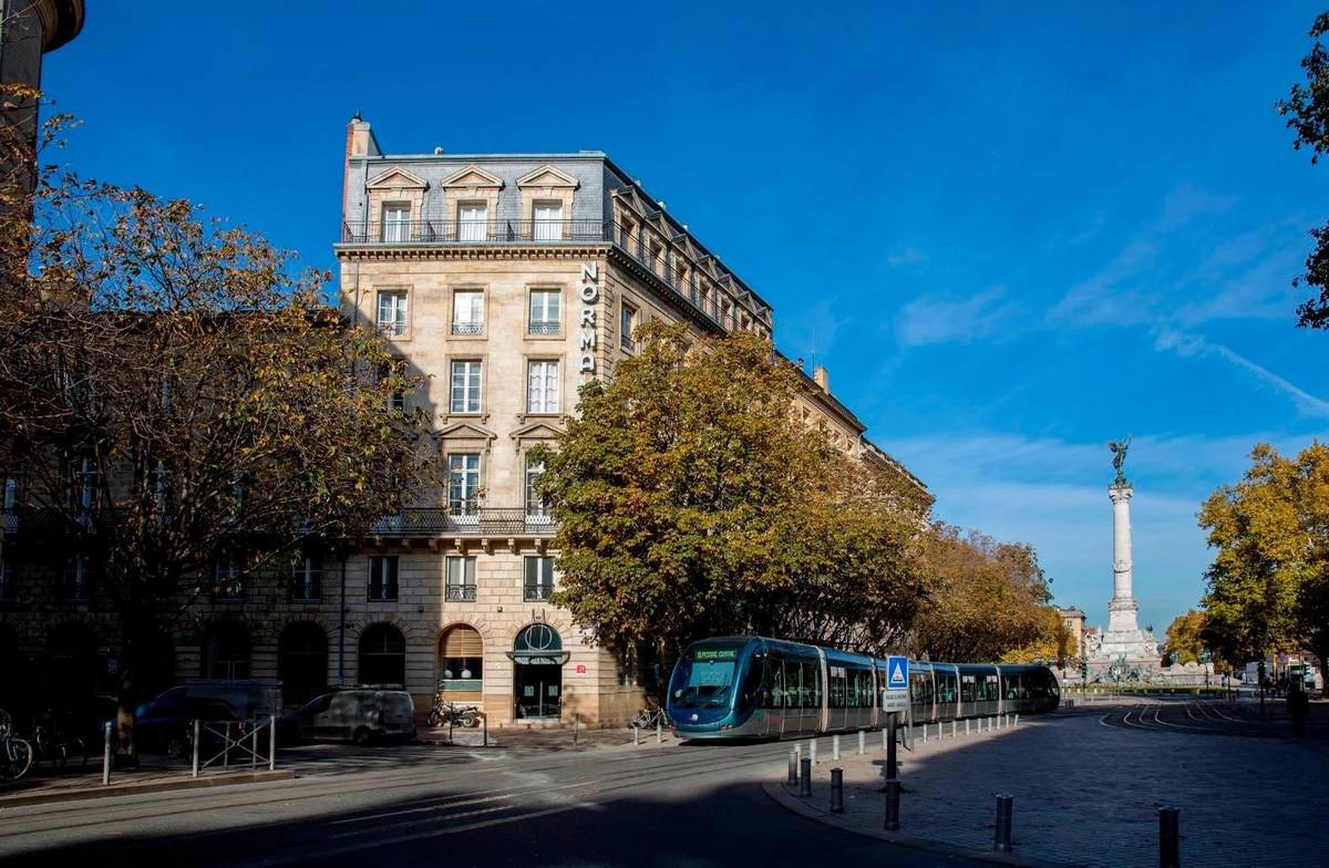 Hôtel de Normandie, Cours du 30 Juillet